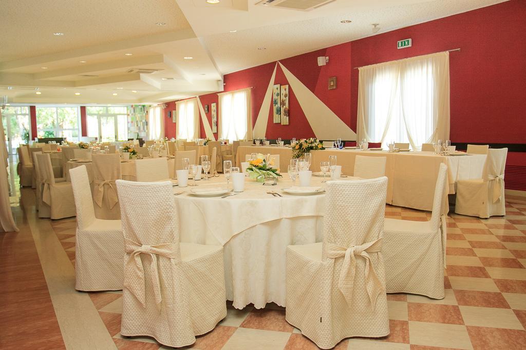 Park Hotel Italia テッツェ・スル・ブレンタ エクステリア 写真